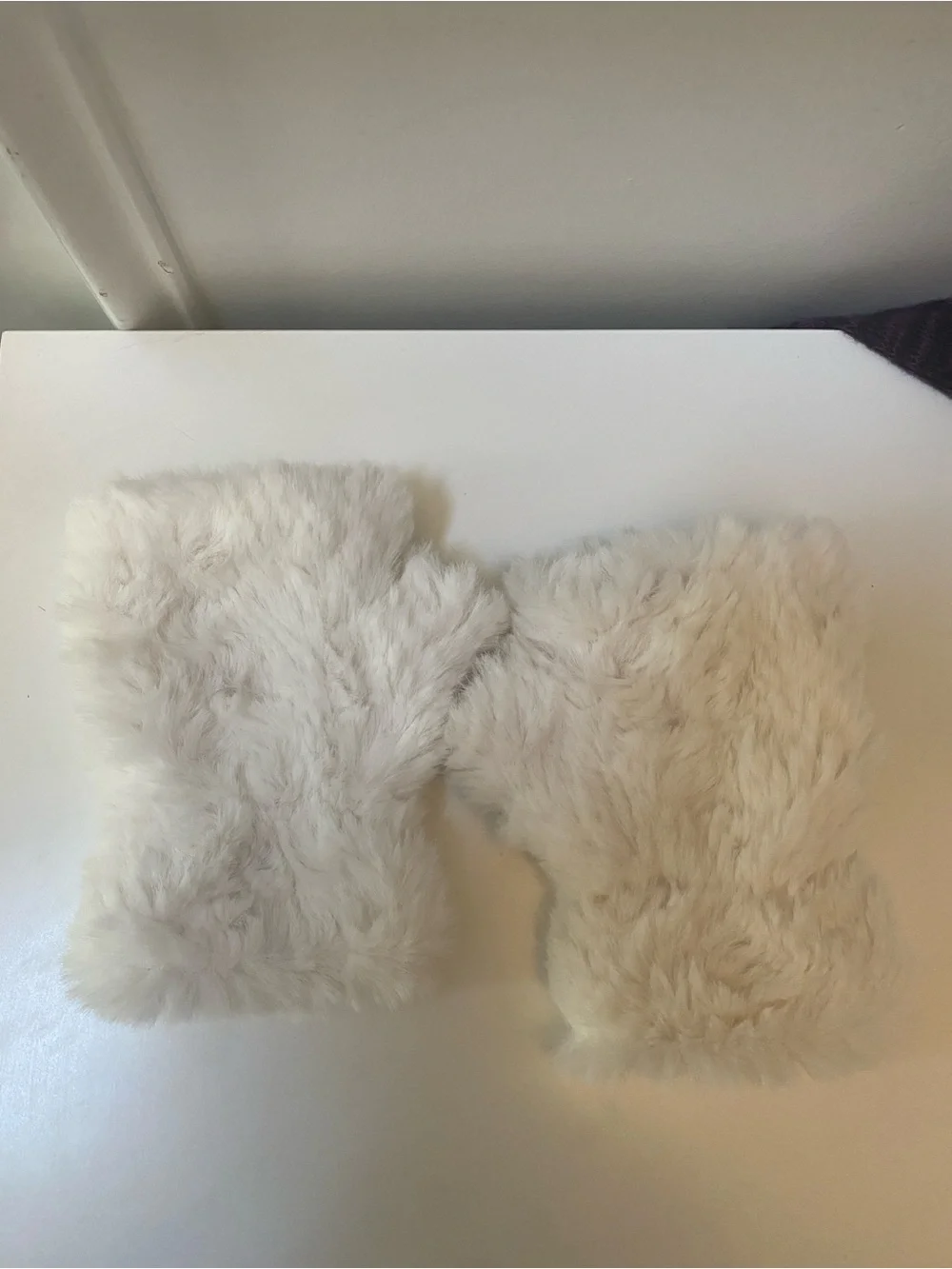 NWOT UGG Cream Faux Fur Fingerless Mittens - small